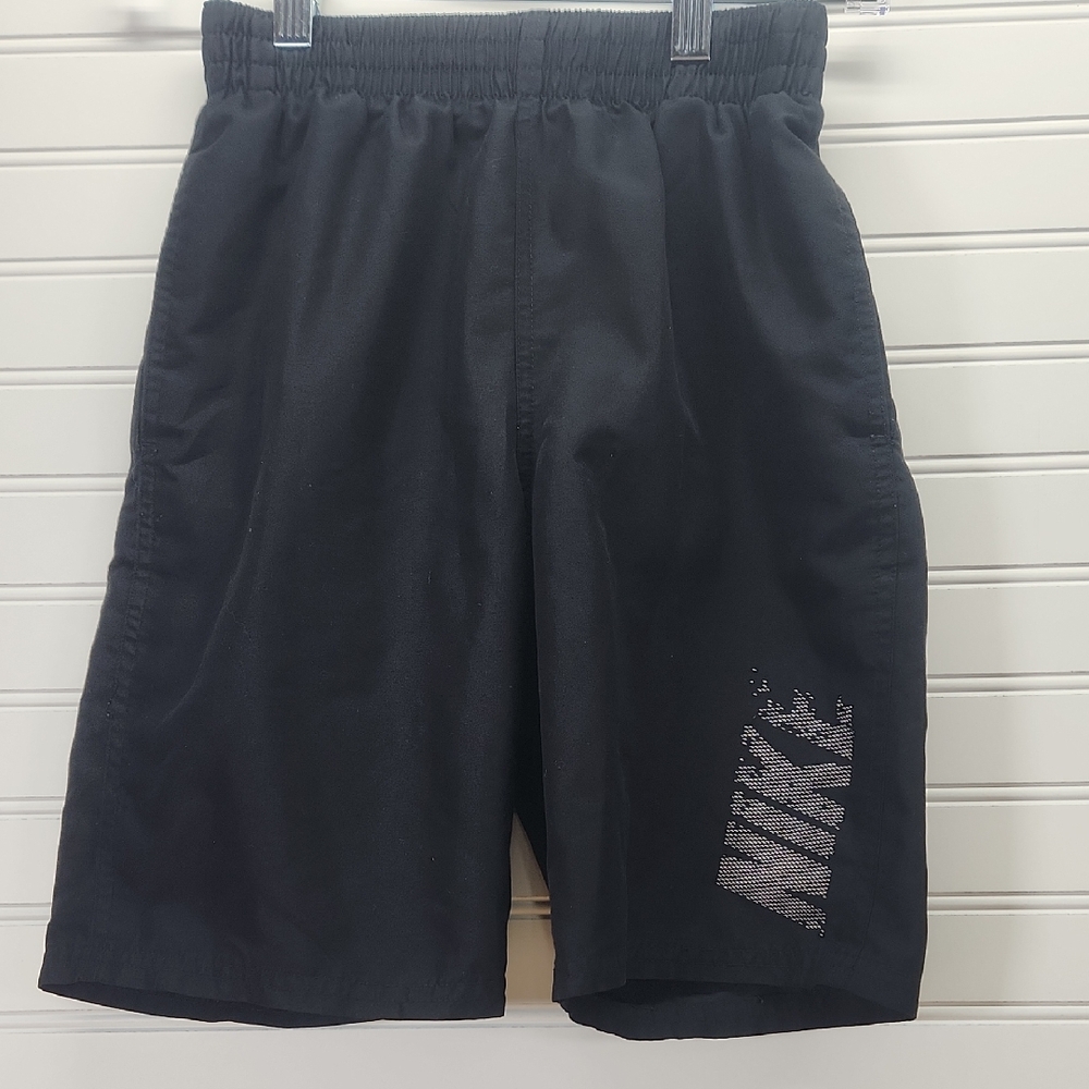 Nike Boy's Athletic Black Shorts With Liner Size Large
